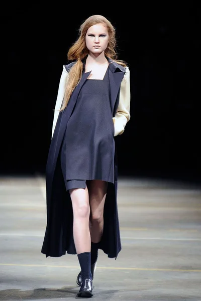 Look 15